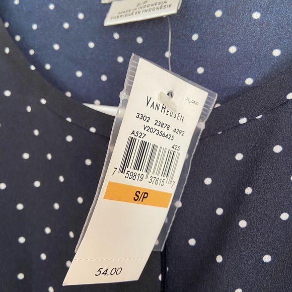 Van Heusen size XS 4-6. New with tags - Picture 3 of 4